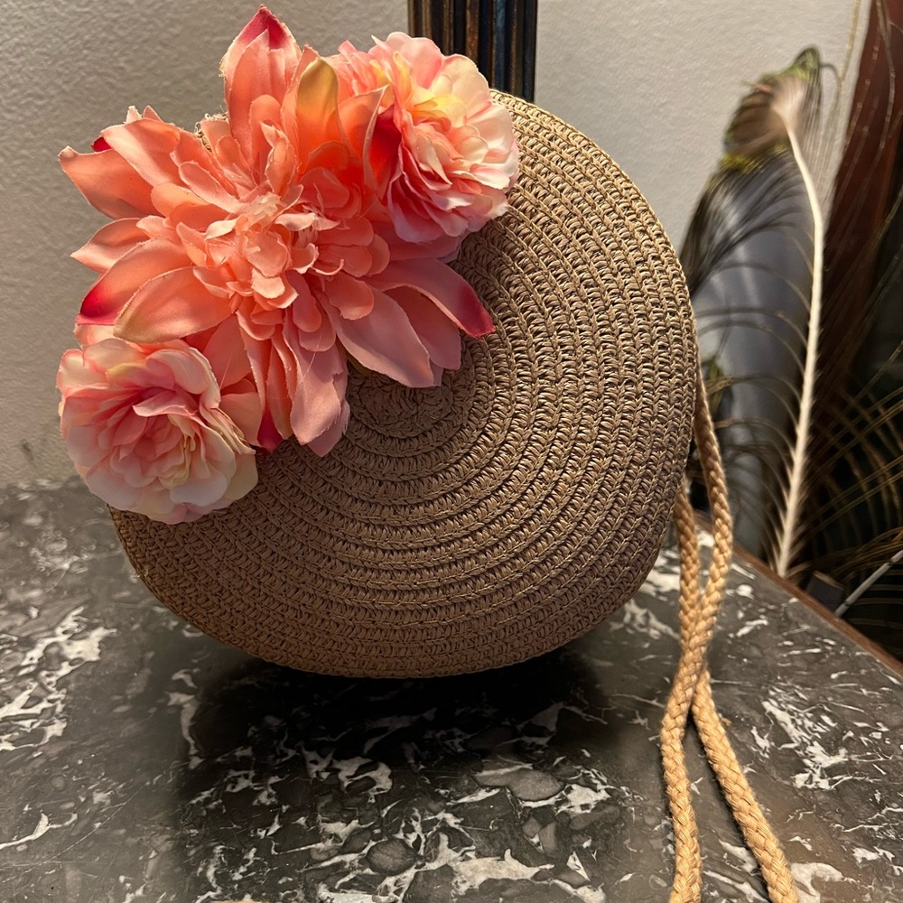 Gorgeous Peach Blush  Corsage Purse - Natural Raffia Handbag with Flowers